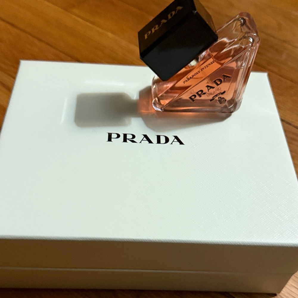 NIB Prada Paradoxe 1 oz Eau de Parfune - Picture 11 of 13